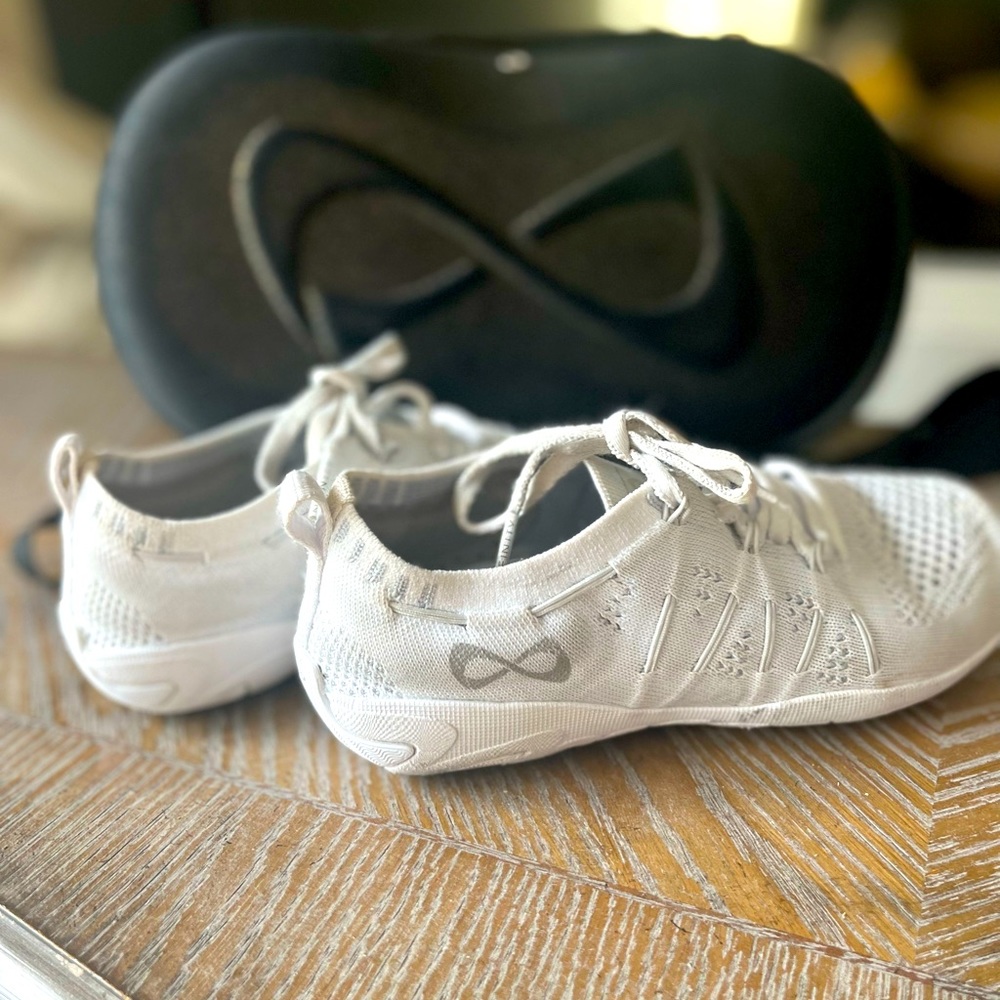 Gently used Y2 infinity cheer shoes